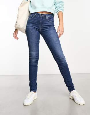 Levi's - 721 - Enge Jeans mit hohem Bund in Dunkelblau-Marineblau