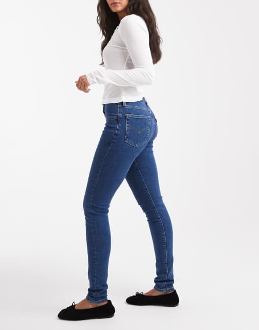 Levi's 721 skinny jeans high rise in mid blue, 3 of 5