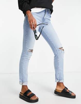 Levi's - 724 - Zerrissene Straight Jeans in heller Waschung mit hohem Bund-Blau