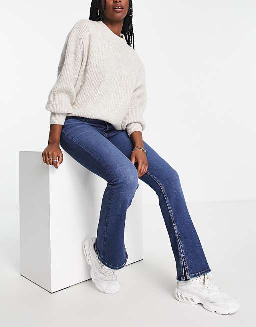Levi's 725 high rise slit bootcut jean in mid wash blue | ASOS levi's 725