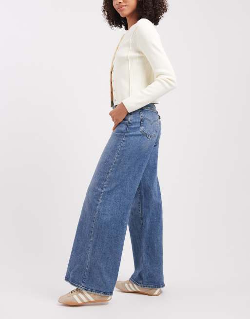 Levi's 728 high rise wide leg jeans in mid blue, 3 of 5