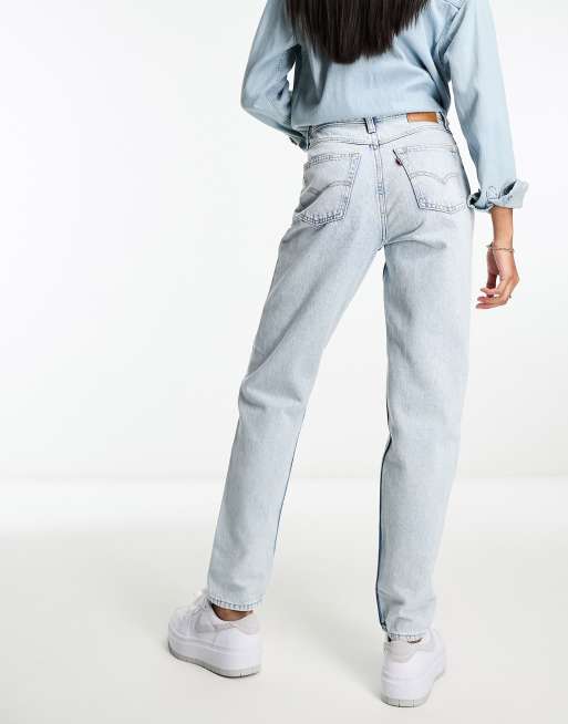 Levi's 80s mom jean in light white blue wash