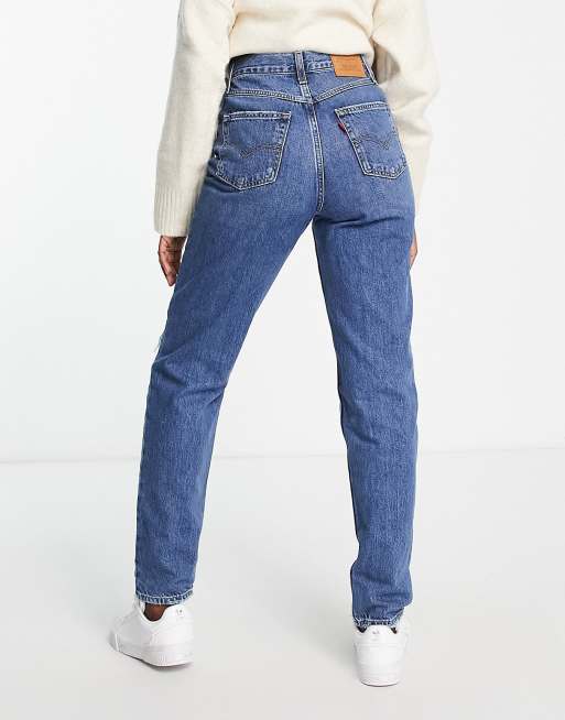 Levi's 80s mom jean in mid wash blue