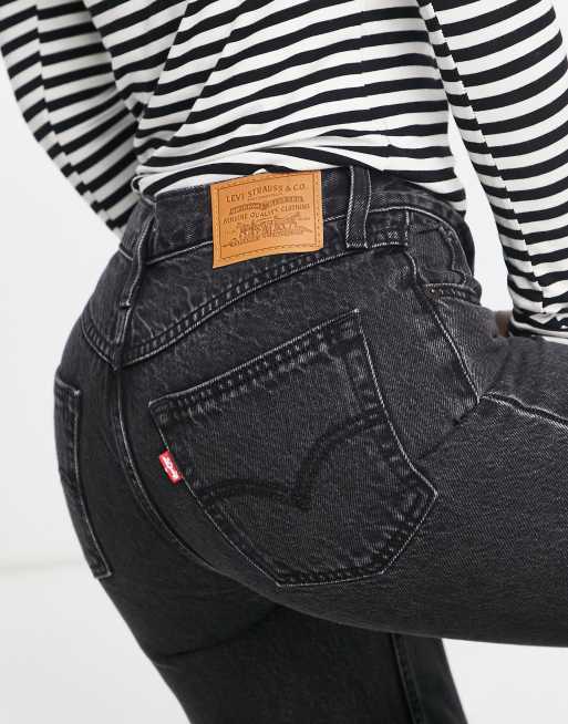 Levi's 80's mom jean in wash black