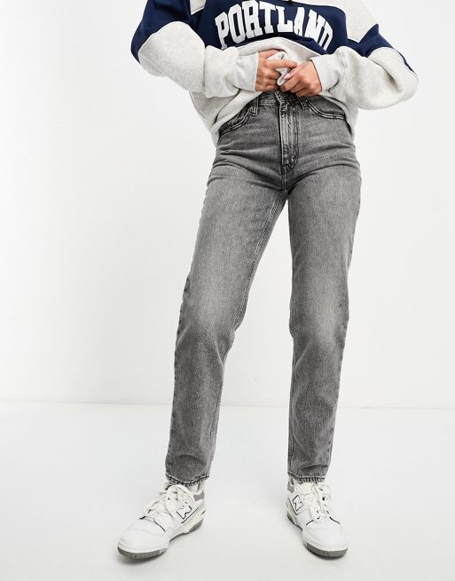 Levi's 80s Mom Jeans in Grey