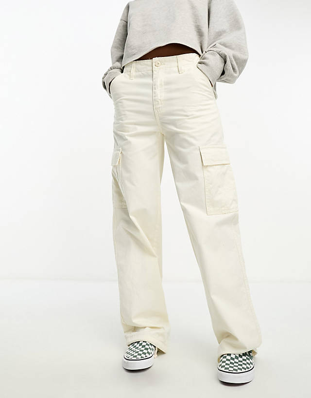 Levi's - '94 baggy cargo in cream with pockets