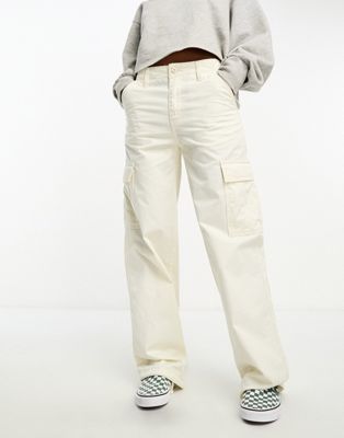 Levi's '94 baggy cargo in cream with pockets - ASOS Price Checker