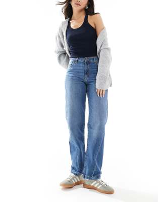 Levi's - 94 - Weite Jeans in Mittelblau mit Ziernähten