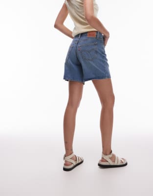 Levi's - '94 - Weite Shorts in Mittelblau