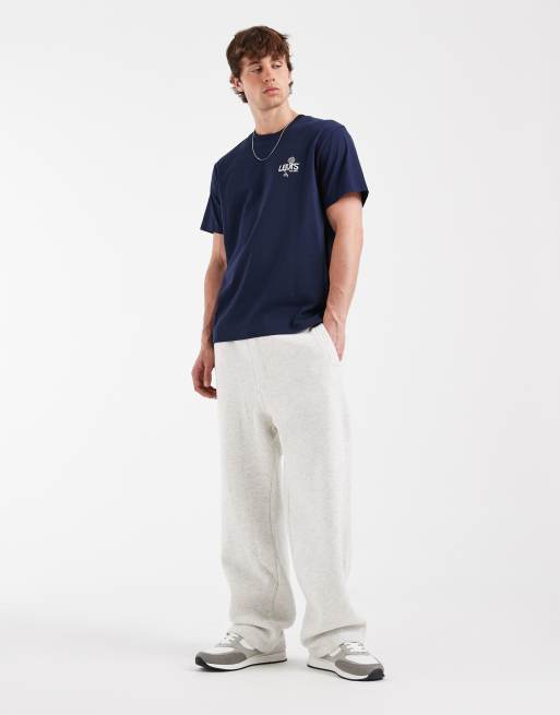 Levi's afslappet T-shirt med grafisk print på ryggen i navy, 2 af 5