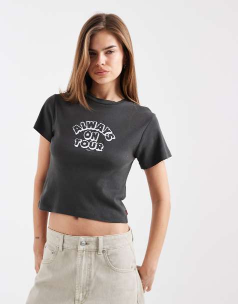 Levi's - Always - T-shirt effet rétréci à imprimé graphique - Noir - view 1