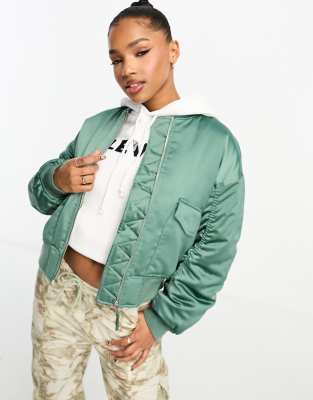 Levi's Andy Techy bomber jacket in green - ASOS Price Checker