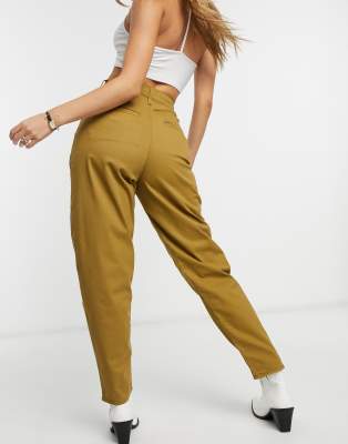 pleated balloon jeans