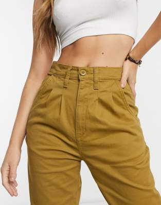 levis pleated balloon leg pants