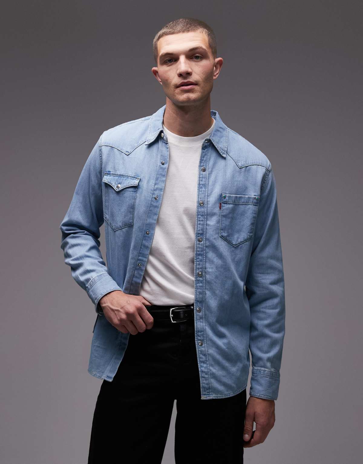 Levi's barstow western rivet back detail denim shirt in light wash