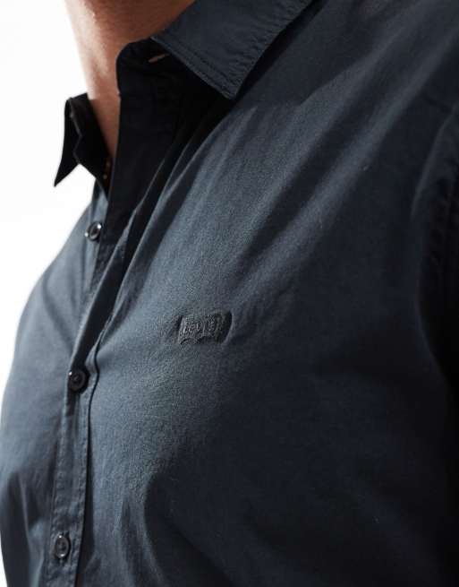 Levi's Battery batwing logo slim fit poplin shirt in black, 3 of 4