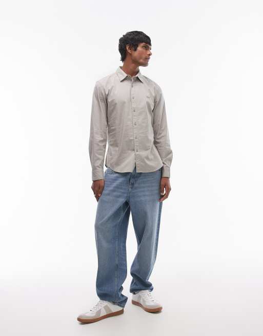 Levi's battery logo slim fit stretch poplin shirt in grey, 2 of 4