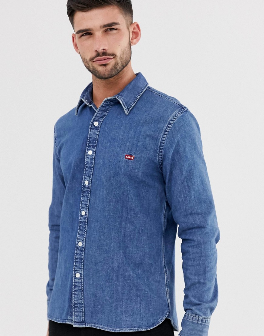 Levi's – Battery – Mellanblå stentvättad jeansskjorta med liten fladdermuslogga