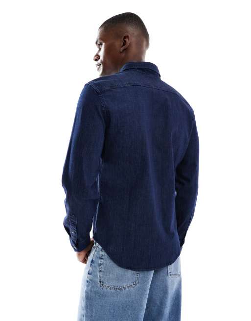 Levi's – Battery – Schmal geschnittenes Jeanshemd in mittlerer dunkler Waschung mit Fledermaus-Logo, 4 von 5