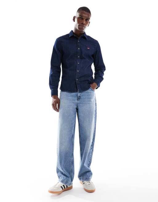 Levi's – Battery – Schmal geschnittenes Jeanshemd in mittlerer dunkler Waschung mit Fledermaus-Logo, 5 von 5
