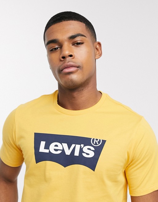 Levi's batwing logo t-shirt in yellow