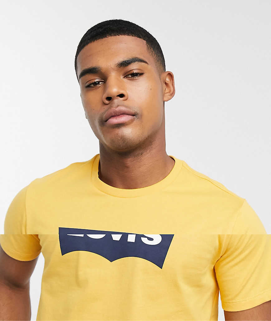 Levi's batwing logo t-shirt in yellow-Stone