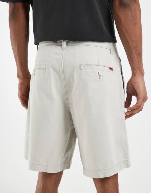Levi's – Beżowe bardzo luźne szorty z zakładkami, 3 z 5