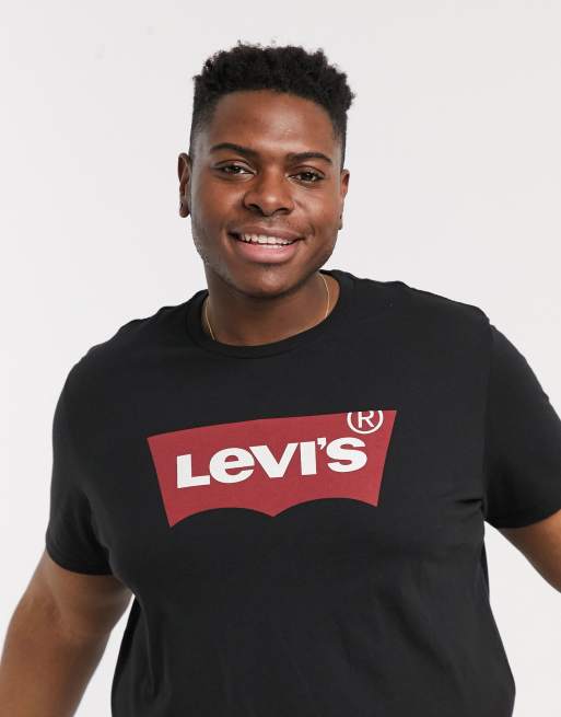 Black levi's shop batwing t shirt