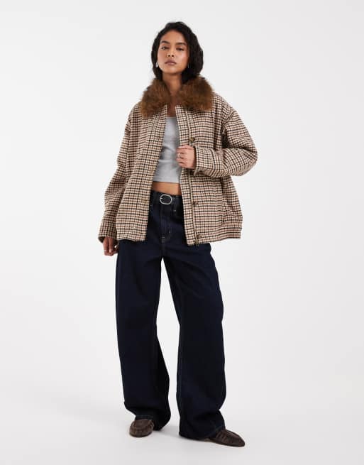 Levi's billie oversized micro check bomber jacket with fur collar in brown , 2 of 4