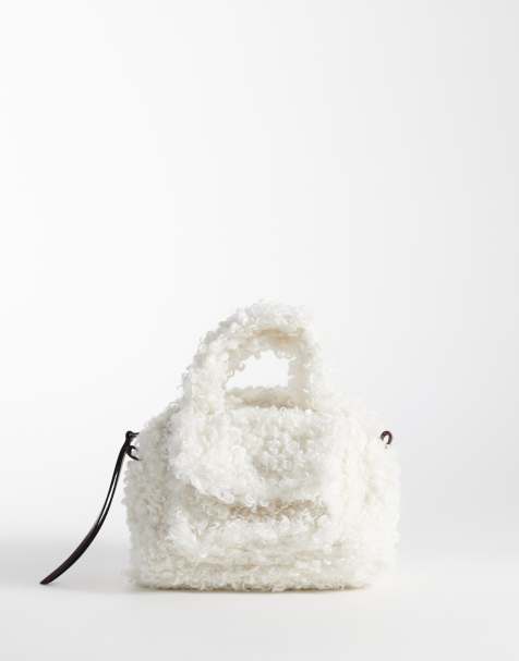 Levi's - bolso pequeño Blake borg con correas ajustables en blanco - view 1