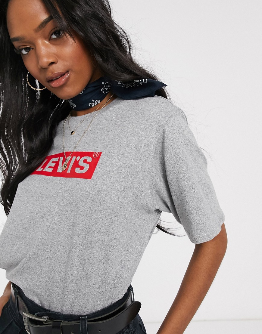 Levi's – Box Tab – T-shirt med fyrkantig logga i flockat material-Grå