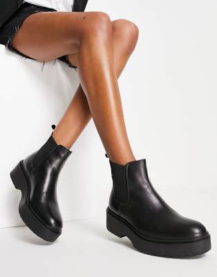 Levi's Bria chelsea boots in black