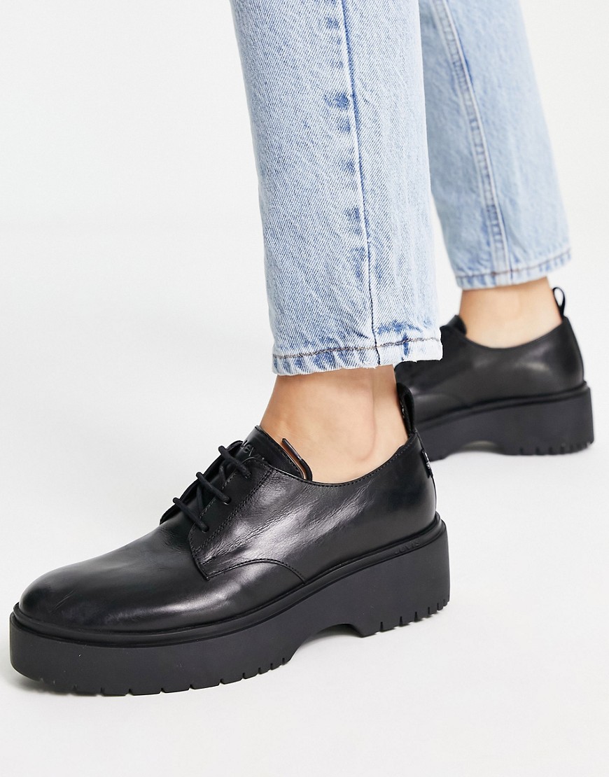 Levi's Bria chunky lace up shoes in black-Neutral