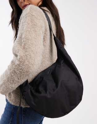 Levi's - Brooklyn - Mittelgroße Schultertasche in Schwarz aus Nylon