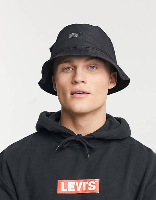 Levi's bucket hat in black with pocket | ASOS
