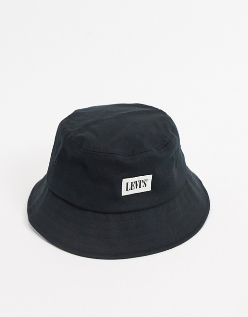 Levi's bucket hat in black with serif logo