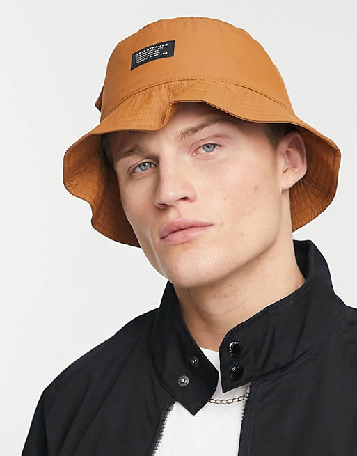 Levi's bucket hat in tan with pocket