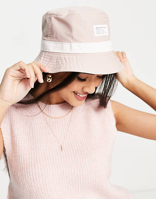 Levi's bucket hat with white trim in pink