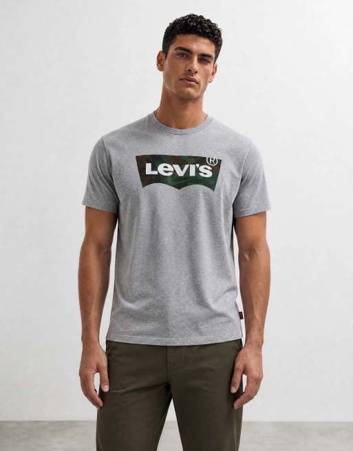 Levi's - camiseta con logo gráfico camuflaje en gris claro, 6 de 7