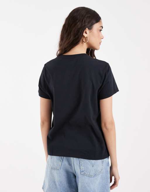 Levi's - camiseta favorita con estampado gráfico de botas en negro, 4 de 4