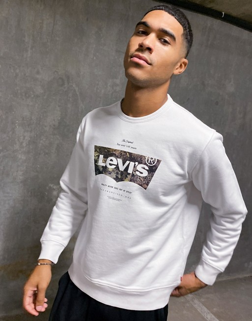 Levi's camo batwing logo sweatshirt in white