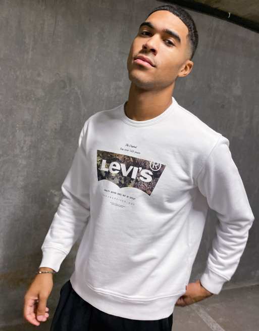 Levi's camo batwing logo sweatshirt in white | ASOS