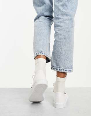 Levi's Canvas Shoe With Red Tab In White