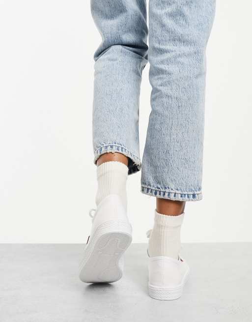 Levi's canvas shoe with red tab in white, 2 of 4