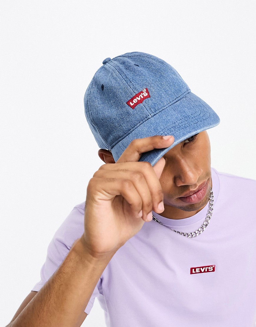 Levi’s cap in denim blue with batwing logo