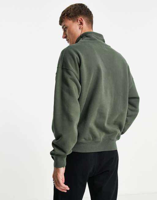 Levi's cargo utility pocket high neck sweatshirt in green | ASOS