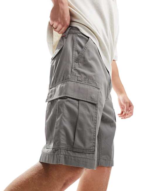 Levi's – Carrier – Cargo-Shorts in Olivgrün mit Taschen