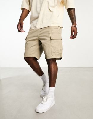 Levi's Carrier cargo short in cream with pockets - ASOS Price Checker