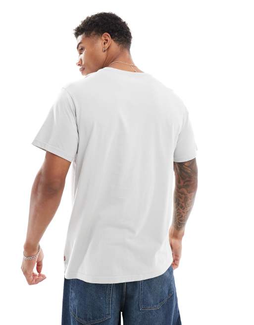 Levi's central baby tab logo relaxed fit t-shirt in grey | ASOS