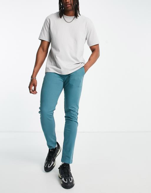 Levi's – Chinohose mit schmalem Schnitt in Blau